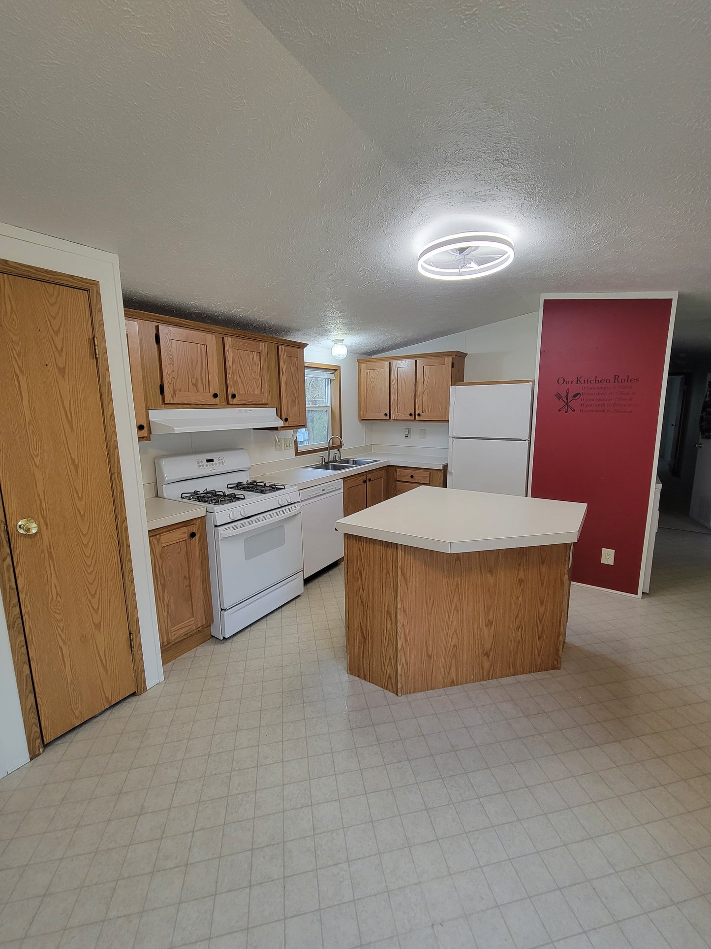 Affordable Home near the Wisconsin River & Lake Wisconsin (Poynette)