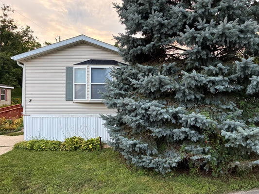 2 Garden Dr, Blue Mounds, WI 53517